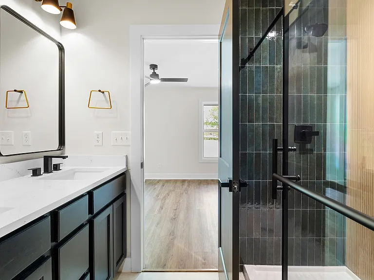 12407 Hiawatha Ave — Photo 12