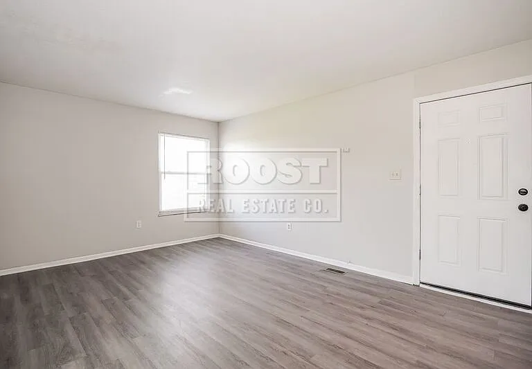 5623 Chatford Dr — Photo 9