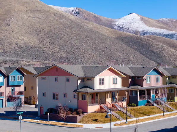 2450 Shenandoah Dr, Hailey, ID 83333