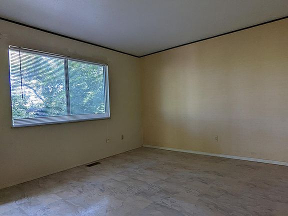3rd image of 9624 Pepperidge Dr