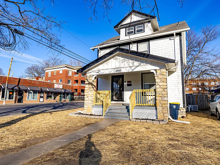3901 Central St — Photo 4