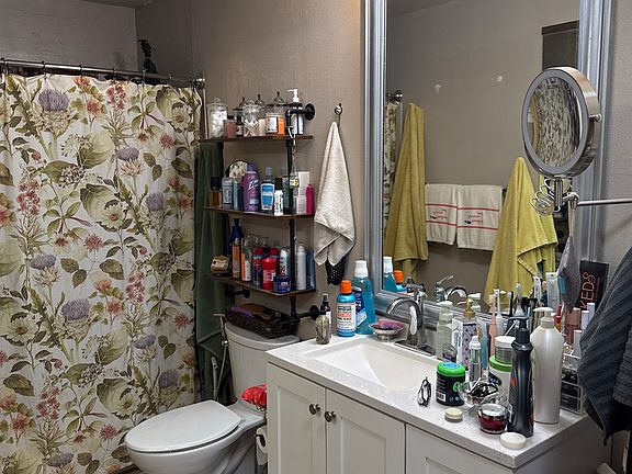 5th image of 316 6th St APT 2