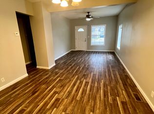 136 E 4th St, Roxana, IL 62084