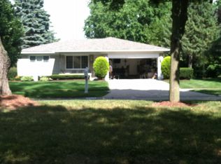 4940 Calvert Dr, Troy, MI 48085