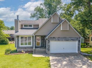 1622 E Timber Ridge Dr, Sedalia, MO 65301