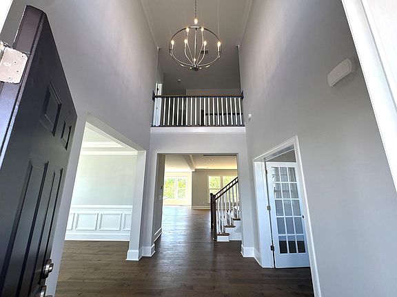 2-Story Foyer