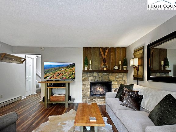3rd image of 1317 Sugar Mountain Drive #J-44