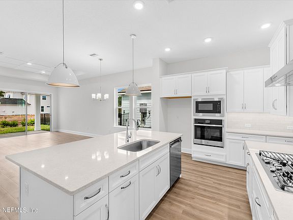 5th image of 466 SIENNA PALM Drive