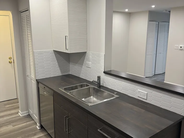 7733 W Belmont Ave #506 — Photo 4