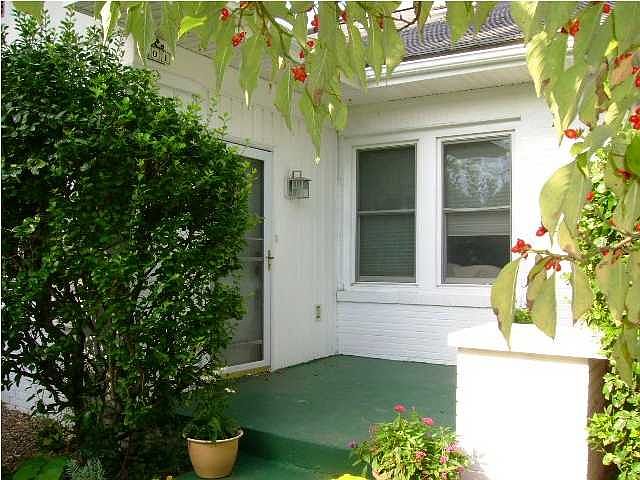 1st image of 701 S Villa Dr