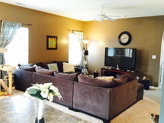5th image of 614 Harrington Dr