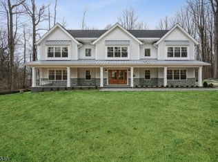 5 Dogwood Dr, Chester, NJ 07930