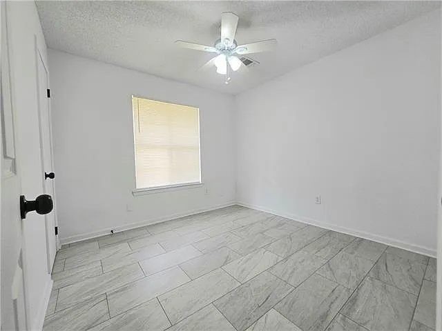 3 bed, 1.0 bath, 1108 sqft, $1,650 — Photo 4