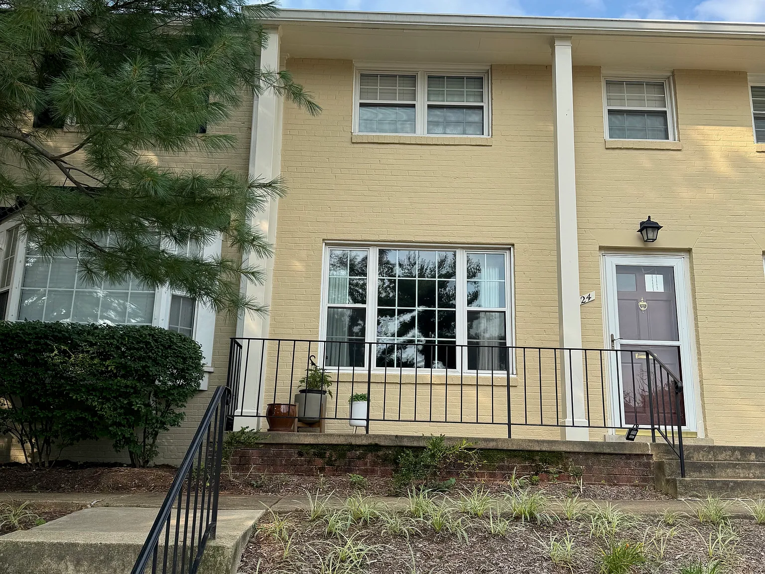 2 bed, 835 sqft, $3,000 — Photo 1