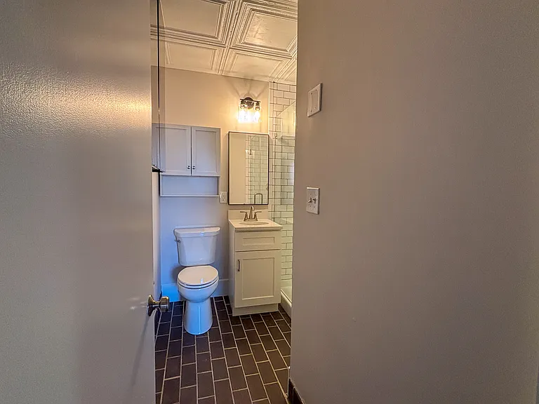 1318 Main St #5 — Photo 6