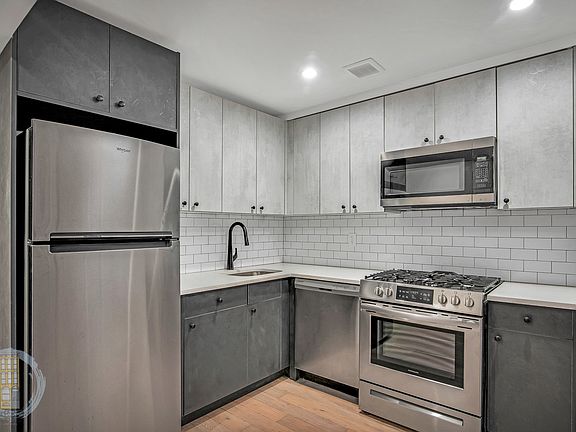 4th image of 371 Mac Donough St #Garden1