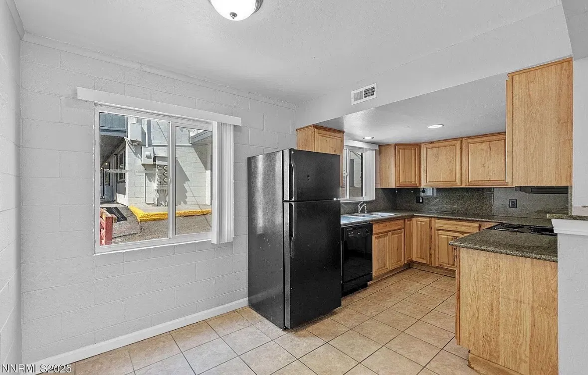 2 bed, 800 sqft, $1,450 — Photo 4