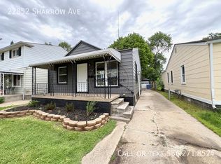 22852 Sharrow Ave, Warren, MI 48089