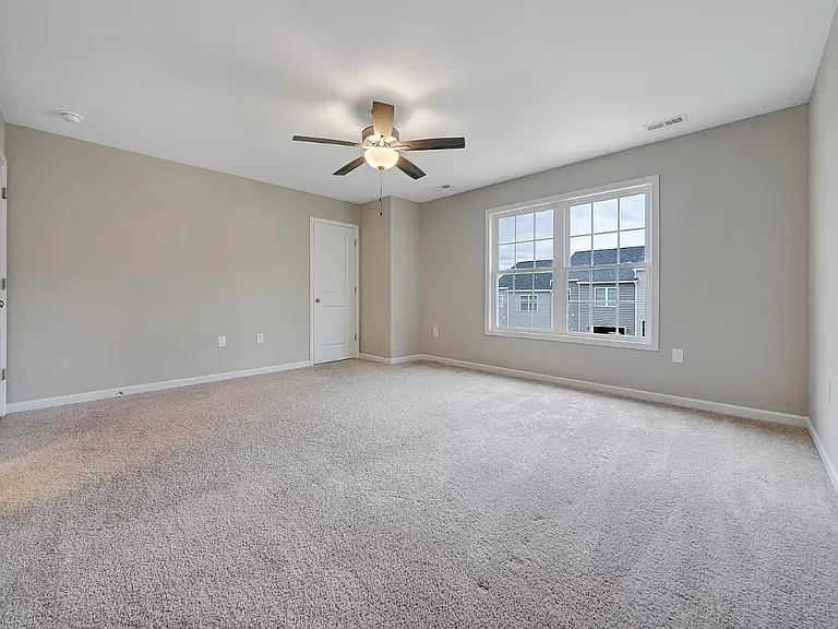 915 Holland Loop NW — Photo 14