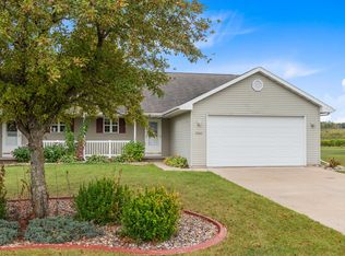 2345 Spring Meadow Dr, Neenah, WI 54956