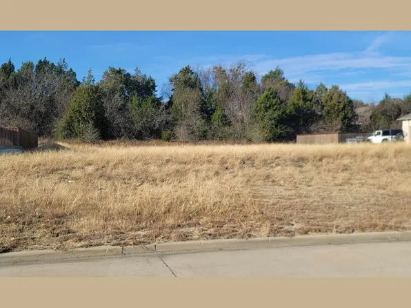 467 Caprock Dr, Sunnyvale, TX 75182