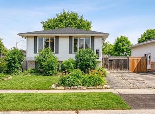 1 Osijek Cres, Brantford, ON N3P 1Z3