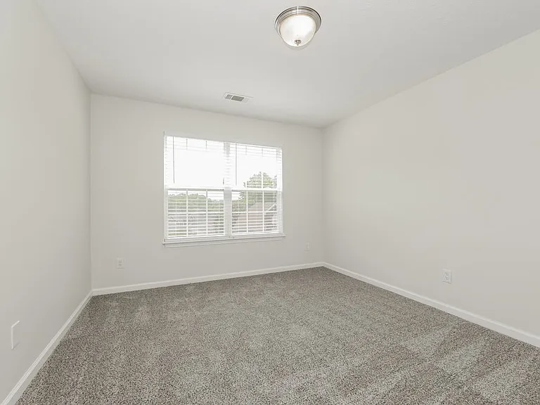 102 Polk Ct — Photo 14