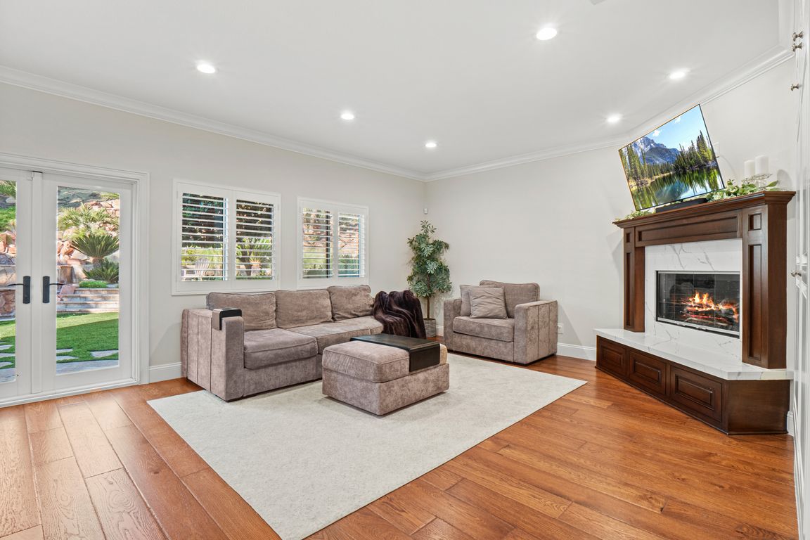 next background image