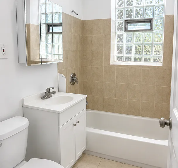 4009 W Wellington Ave #3 — Photo 4