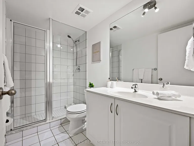 18 Beverley St #416 — Photo 24