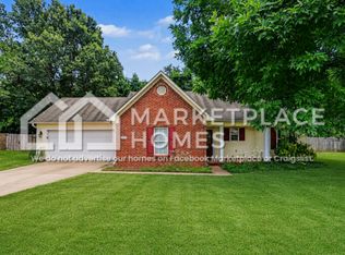 225 Falcon Ridge Dr, Huntsville, AL 35811