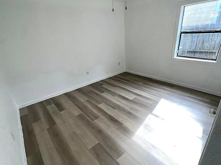 2107 Garvey Dr — Photo 30