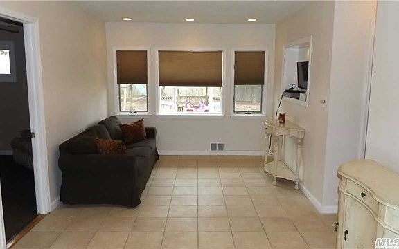4th image of 1 Hileen Dr #A