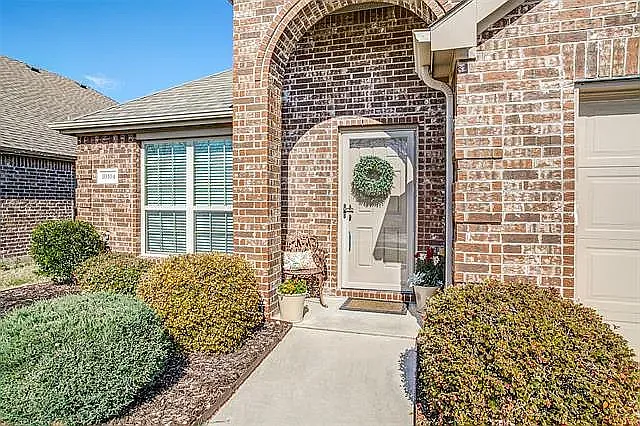 3 bed, 2100 sqft, $2,800 — Photo 3
