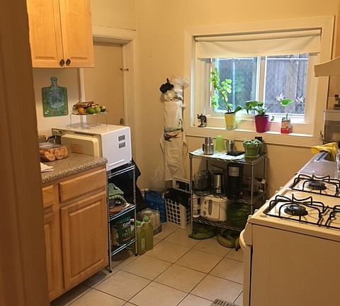 5th image of 10708 Park Ln S