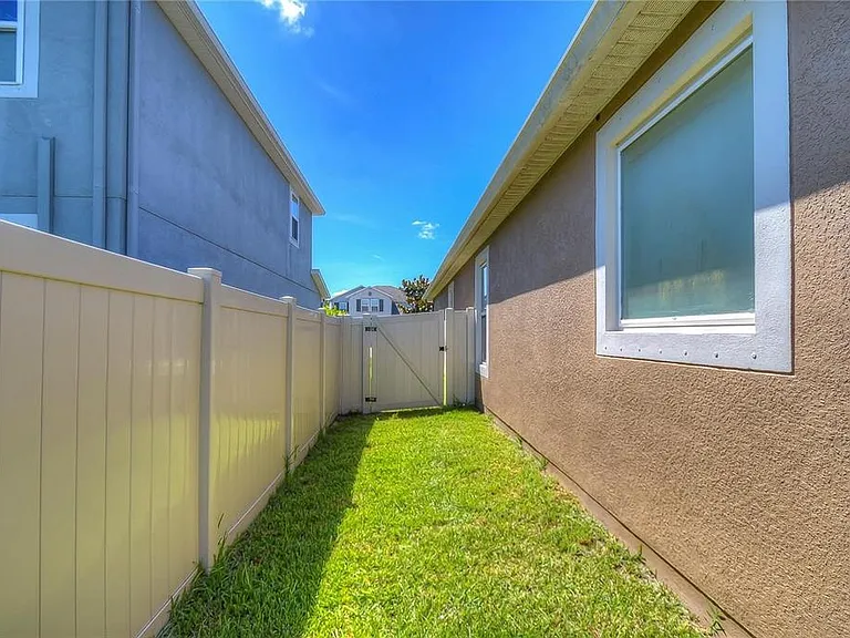 19391 Long Lake Ranch Blvd — Photo 24