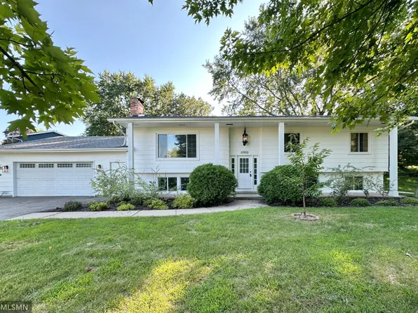 11900 Highland View Cir, Burnsville, MN 55337