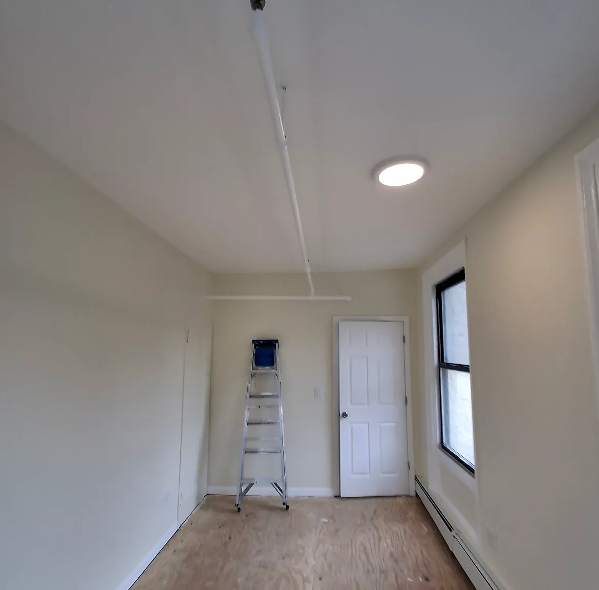 Fully Rennovated Studio available September 1st., All amenities included_comes full furnished