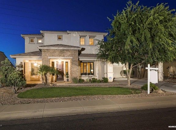 2nd image of 2730 E Yellowstone Pl