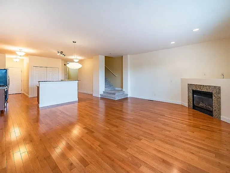 3023 Aspen Ln — Photo 2