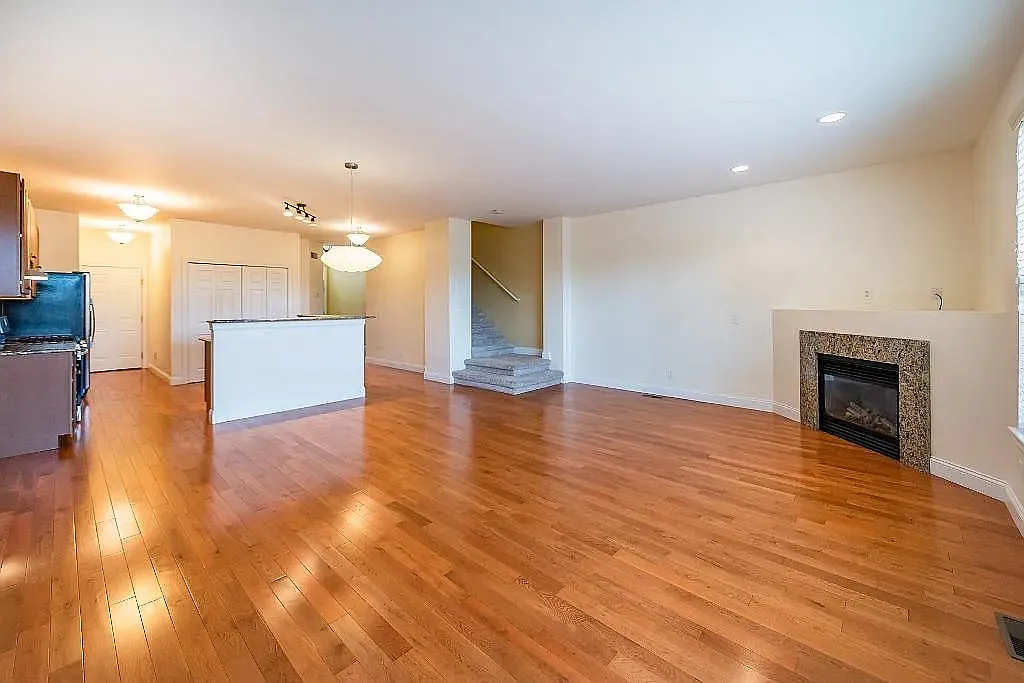 Building Photo - 3023 Aspen Ln
