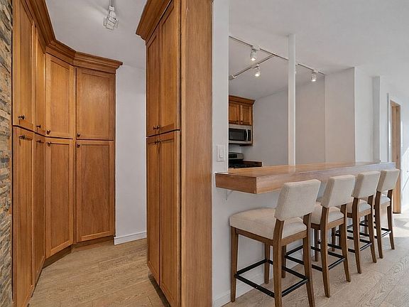 5th image of 245 E 25th St APT 9C