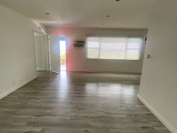 4th image of 1331 Havenhurst Dr APT 202