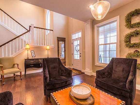 5th image of 2529 E Manor Ct
