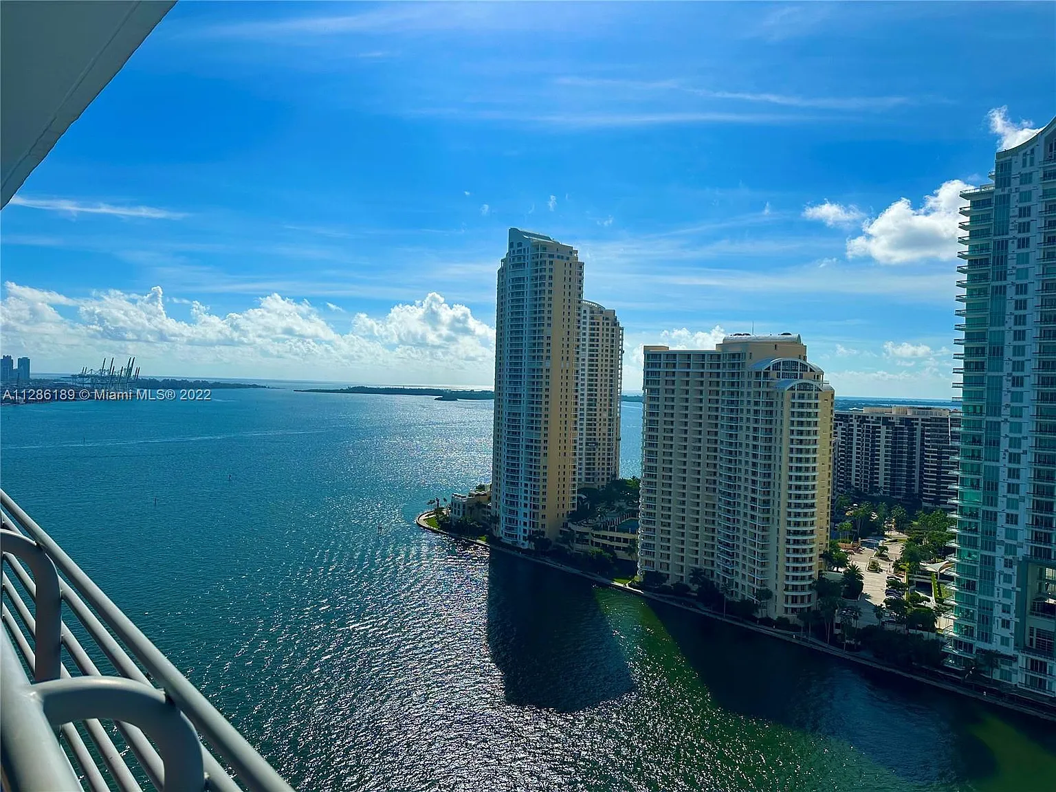 1 bed, 868 sqft, $2,900 — Photo 2