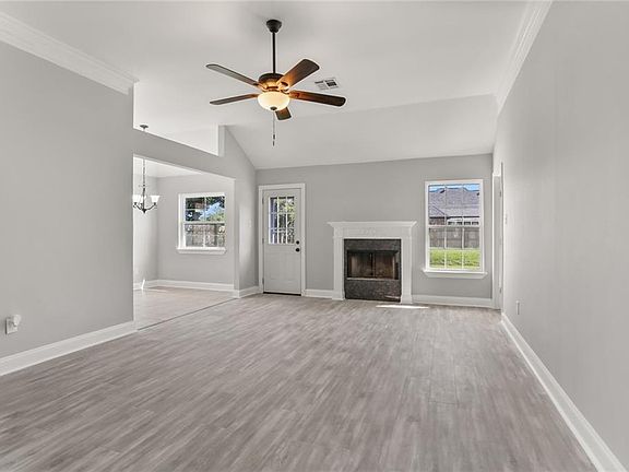 3rd image of 2168 Greenwood Dr