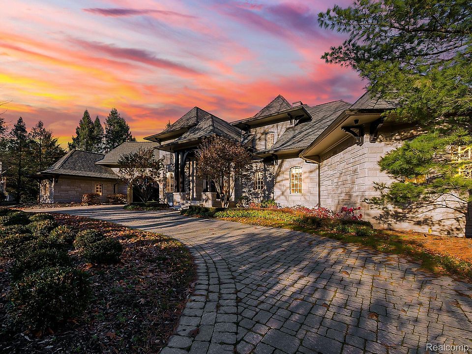 1st image of 2748 Turtle Lake Dr