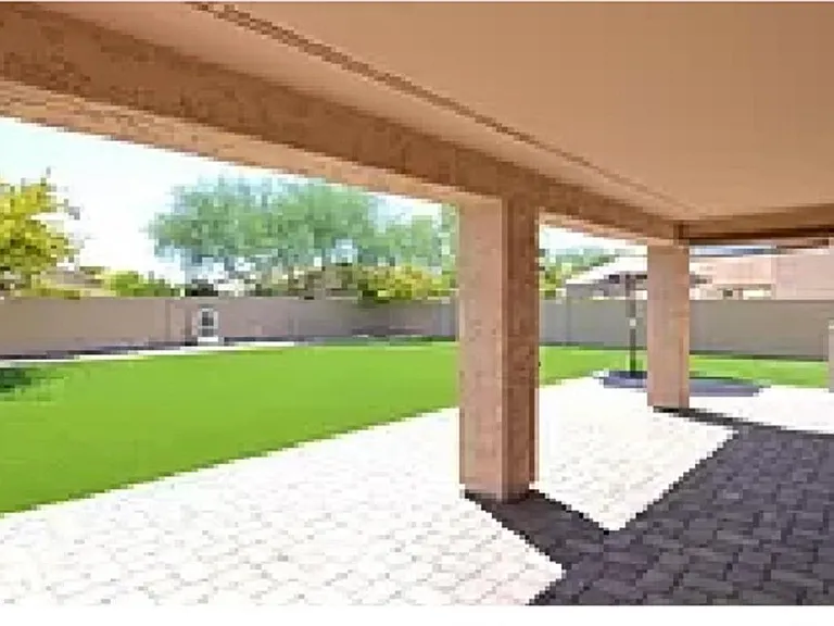 E Sands Dr — Photo 7