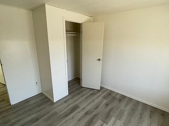 2nd bed closet