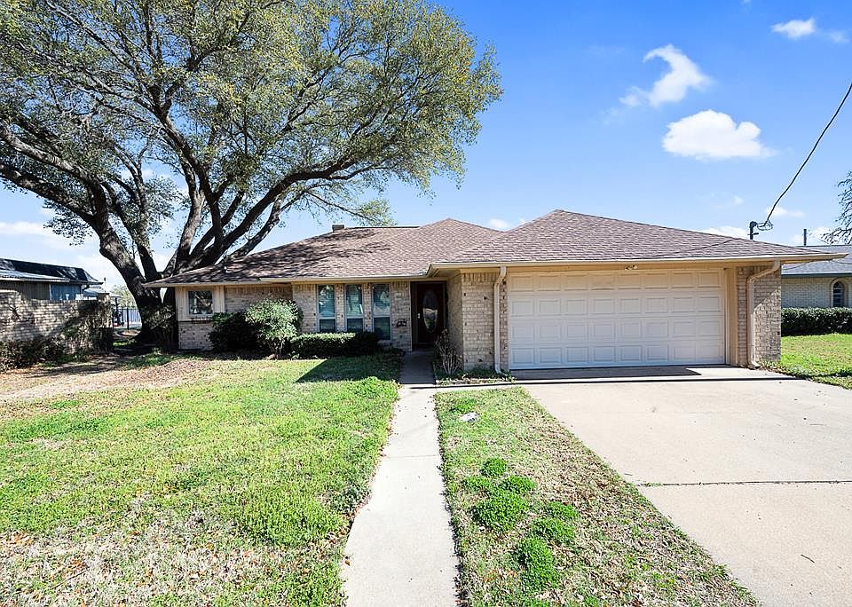 1st image of 10907 Jeanell Dr